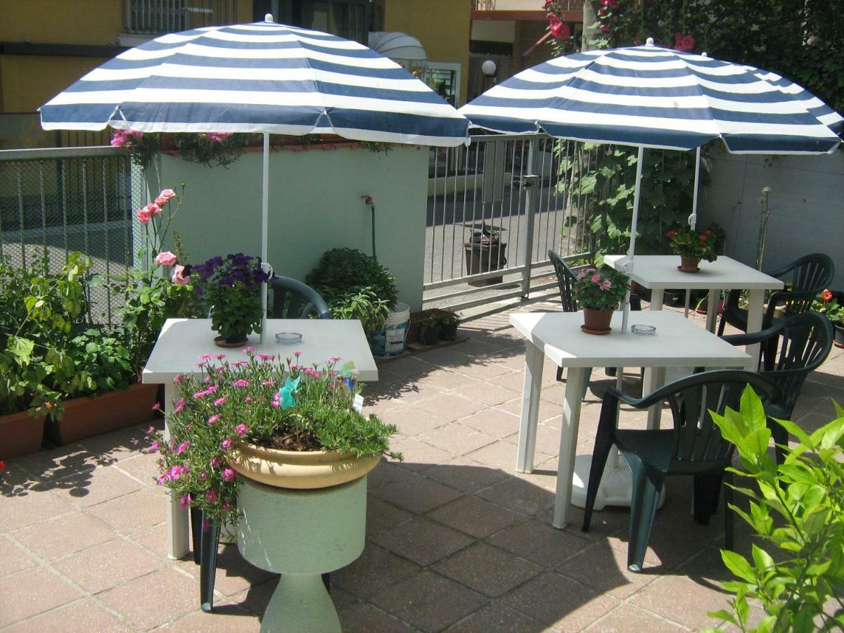 Sirenapop Concept B&B Rivazzurra Di Rimini Extérieur photo