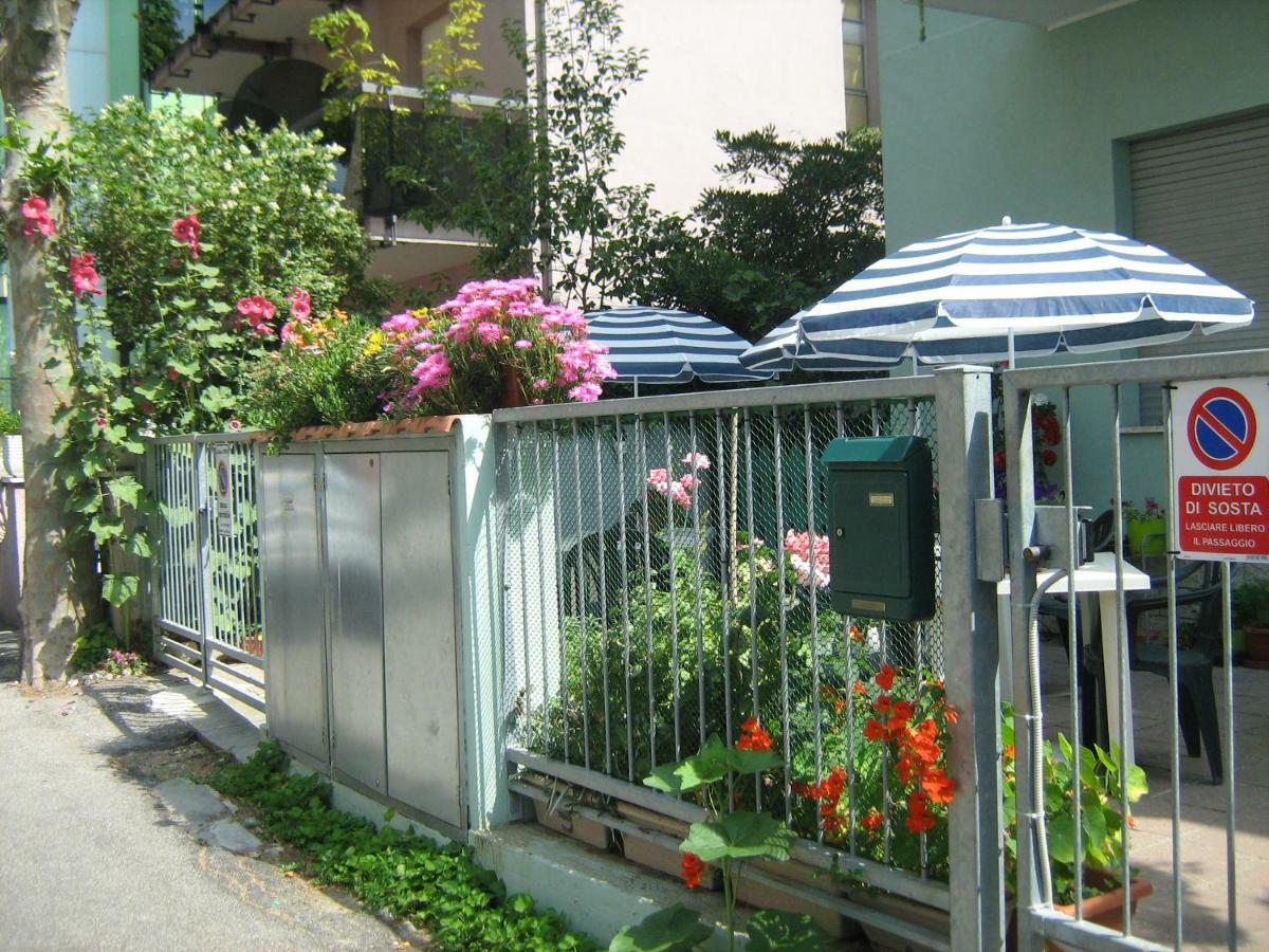 Sirenapop Concept B&B Rivazzurra Di Rimini Extérieur photo