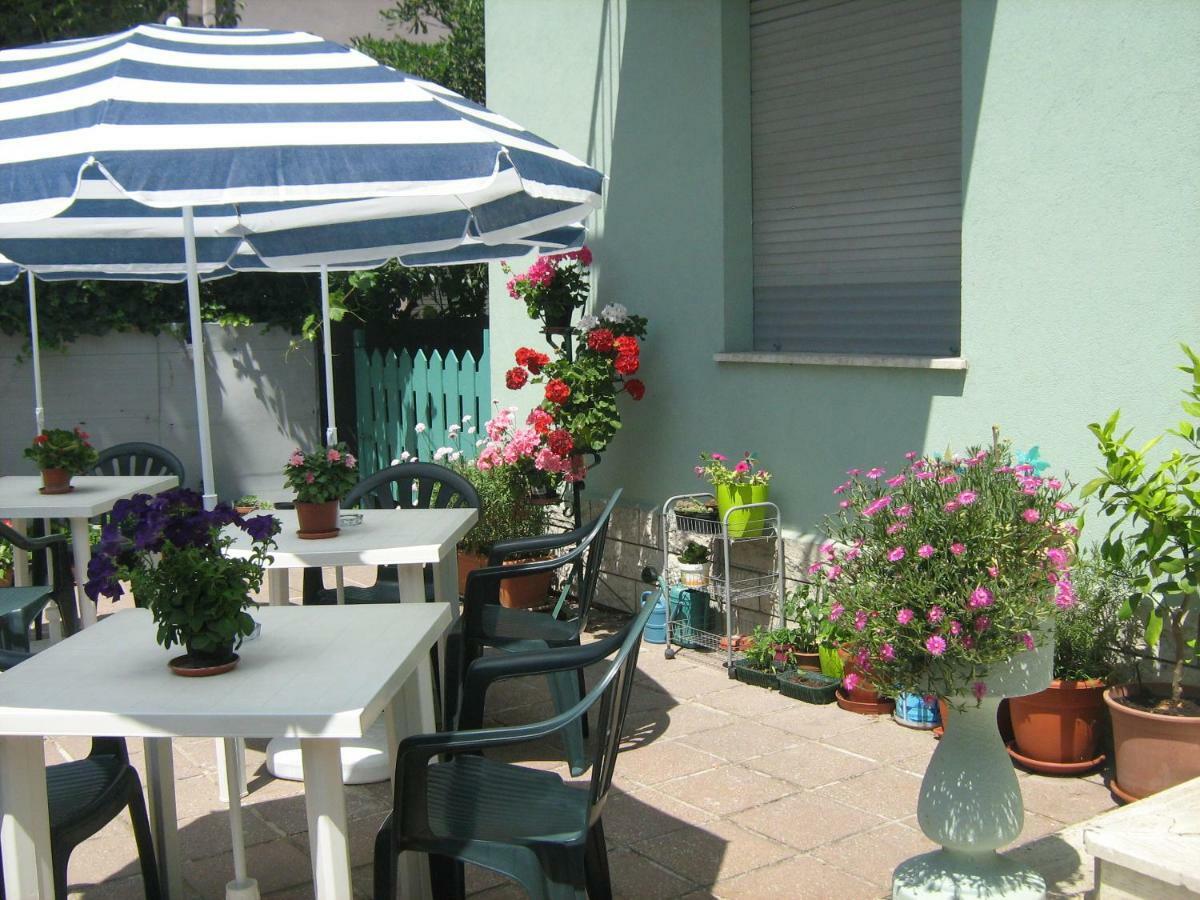 Sirenapop Concept B&B Rivazzurra Di Rimini Extérieur photo
